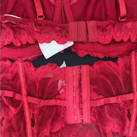 ❤️ Elegant Red Lace lingerie Set ❤️ - Picture 4 of 6